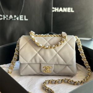 샤넬 CHANEL 미디움 플랩백 AS3499 23CM