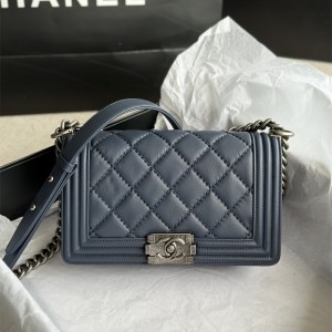 샤넬 CHANEL 캐비어 보이백 Leboy 25CM