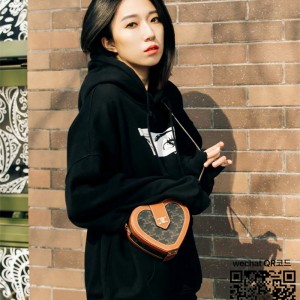 셀린느 하트 탬버린 트리오페 캔버스 카프스킨 크로스백 198212