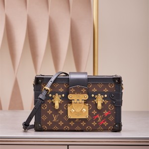 루이비통 Louis Vuitton M57817 쁘띠뜨 말 모노그램 M45943
