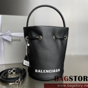 발렌시아가 BALENCIAGA  버킷백 