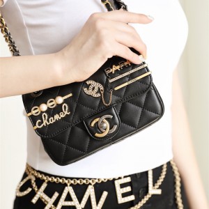 샤넬 CHANEL 램스킨 미니 클래식백 19cm