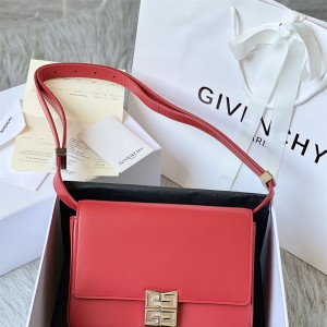 지방시 GIVENCHY 복스 레더 4G 체인백 미디움