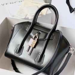 지방시 GIVENCHY 안티고나 토트백 