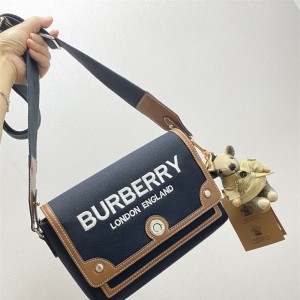 버버리 BURBERRY