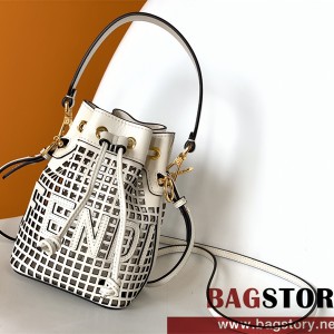 펜디 FENDI 몬트레조 미니 버킷백 18CM