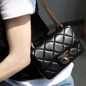 샤넬 CHANEL  램스킨 클래식백 18CM