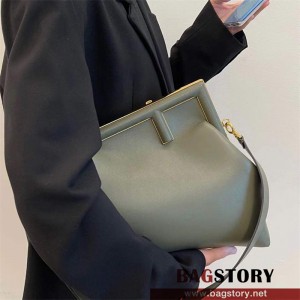 펜디 FENDI  퍼스트백  32CM