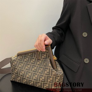 펜디 FENDI  퍼스트백  32CM