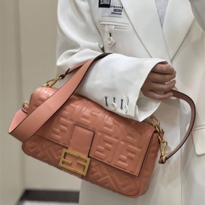펜디 FENDI 바게트백 32cm