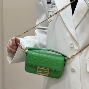 펜디 FENDI 바게트백 19CM