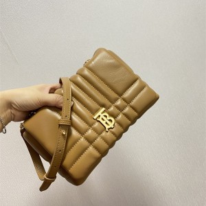 버버리 BURBERRY