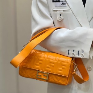 펜디 FENDI 바게트백 27CM