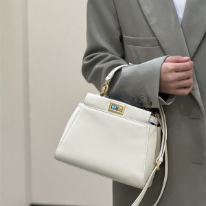 펜디 FENDI 피카부백 27CM