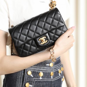 샤넬 CHANEL 골드볼 램스킨 클래식백 20CM