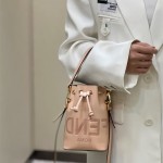 펜디 FENDI 몬트레조 미니 버킷백 18CM