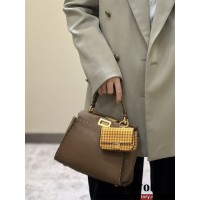 펜디 FENDI 피카부백  23CM