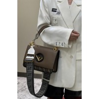 펜디 FENDI 미디움 칸 아이 에프 26CM