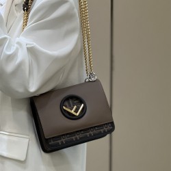 펜디 FENDI 스몰 칸 아이 에프19CM