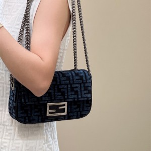 펜디 FENDI 바게트백 24CM