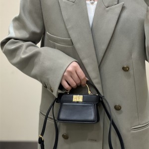 펜디 FENDI 피카부백 수퍼미니 10CM
