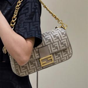 펜디 FENDI 바게트백 27CM
