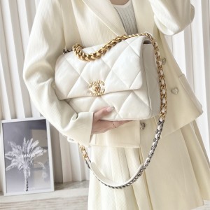 샤넬 CHANEL 19플랩백 36cm 라지 숄더백 AS1162 B02875