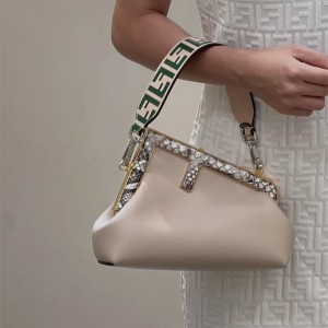 펜디 FENDI 퍼스트백 26CM