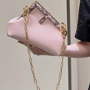 펜디 FENDI 퍼스트백 26CM