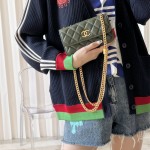 샤넬 CHANEL 금장장식 플랩백 17CM