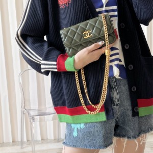 샤넬 CHANEL 금장장식 플랩백 17CM