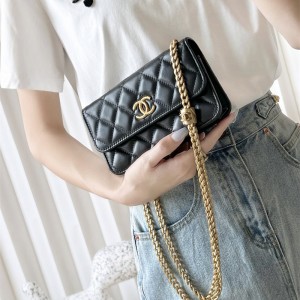 샤넬 CHANEL 금장장식 플랩백 17CM