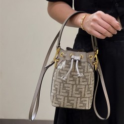 펜디 FENDI 몬트레조 미니 버킷백 18CM