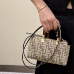펜디 FENDI 바이더웨이 보스턴백 17CM