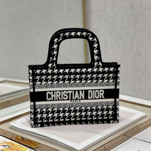디올 DIOR 북토트백23CM