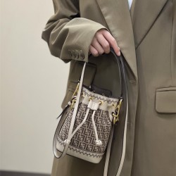 펜디 FENDI 몬트레조 미니 버킷백 18CM