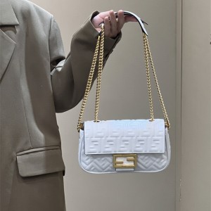 펜디 FENDI 바게트백 24CM