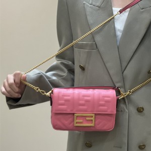 펜디 FENDI 바게트백 19CM