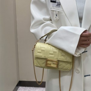 펜디 FENDI 바게트백 19CM