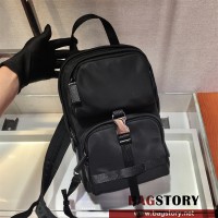 프라다 남성 버클 백팩 2VZ013