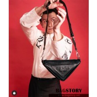 프라다 PRADA 남성 남자 2VH155 트라이앵글 로고 숄더 크로스백 2VH155