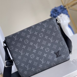 루이비통 Louis Vuitton  디스트릭트 PM M45272