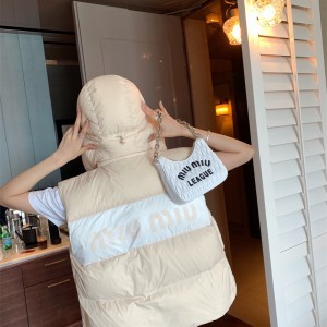 미우미우 MIUMIU 패딩조끼 