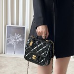 샤넬 CHANEL 탑핸들 플랩백