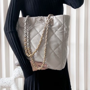 샤넬 CHANEL 19쇼핑백