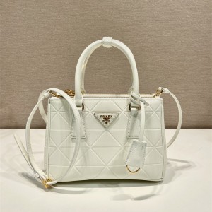 프라다 여성 사피아노 갤러리아 블랙 토트백 1BA896