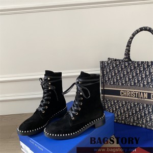 스튜어트 와이츠먼 SW 부츠 워커