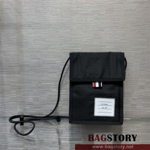 톰브라운 THOM BROWNE 폰홀더백 