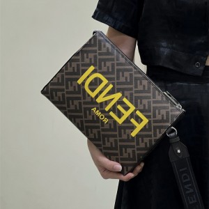 펜디 FENDI 클러치백 