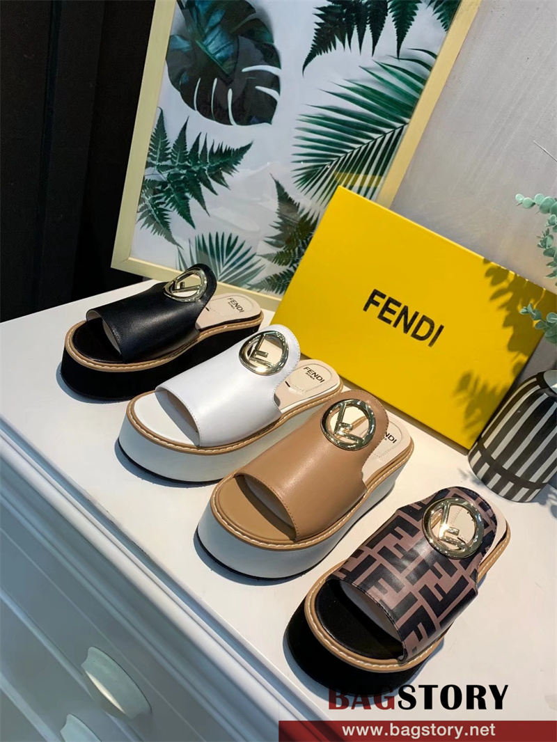 펜디 FENDI 힐 샌들 슬리퍼